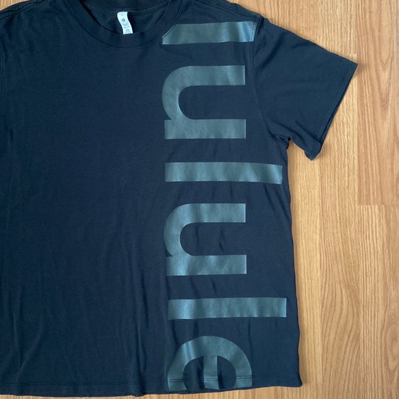 ❤️ Lululemon All Yours Boyfriend Graphic Tee Black NWOT - Picture 3 of 11